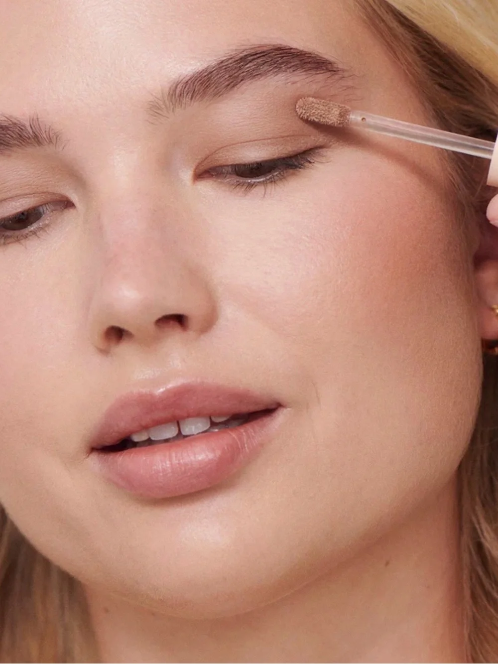 ILIA Cream-to-Powder Eyeshadow - Cork (Taupe)